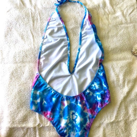 Deep V, halter tie dye one piece - Picture 4 of 5